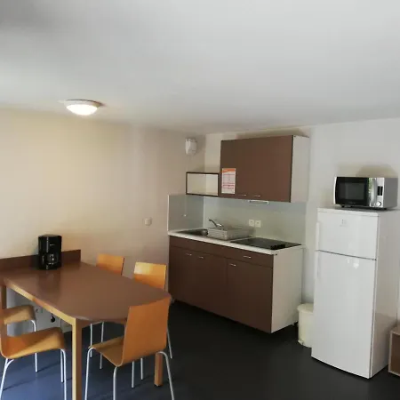 Hotel Village De 3*