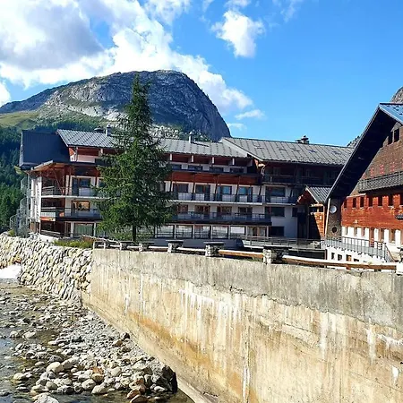 Village De
