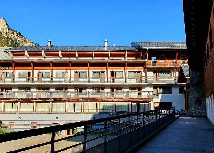 Hotell Village De 3*
