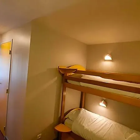Village De Hotel